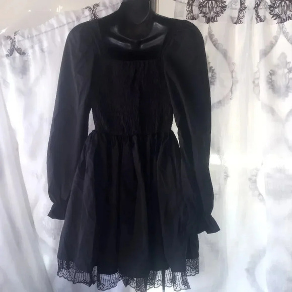 *Beautiful dress size large ( box  J ) - Picture 4 of 5